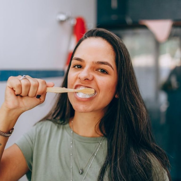 How to Care for Your Teeth During Orthodontic Treatment